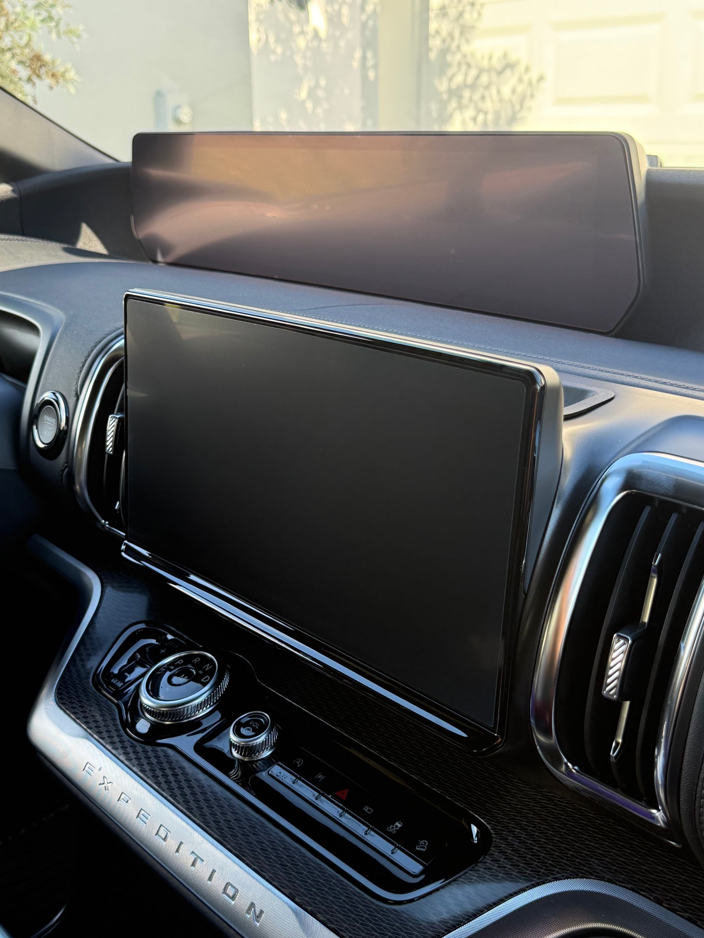 2025+ FORD EXPEDITION DUAL MATTE SCREEN PROTECTOR